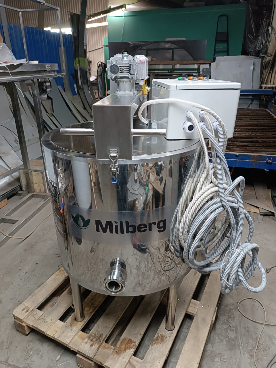 VS-150 cheese vat to launch a private cheese dairy