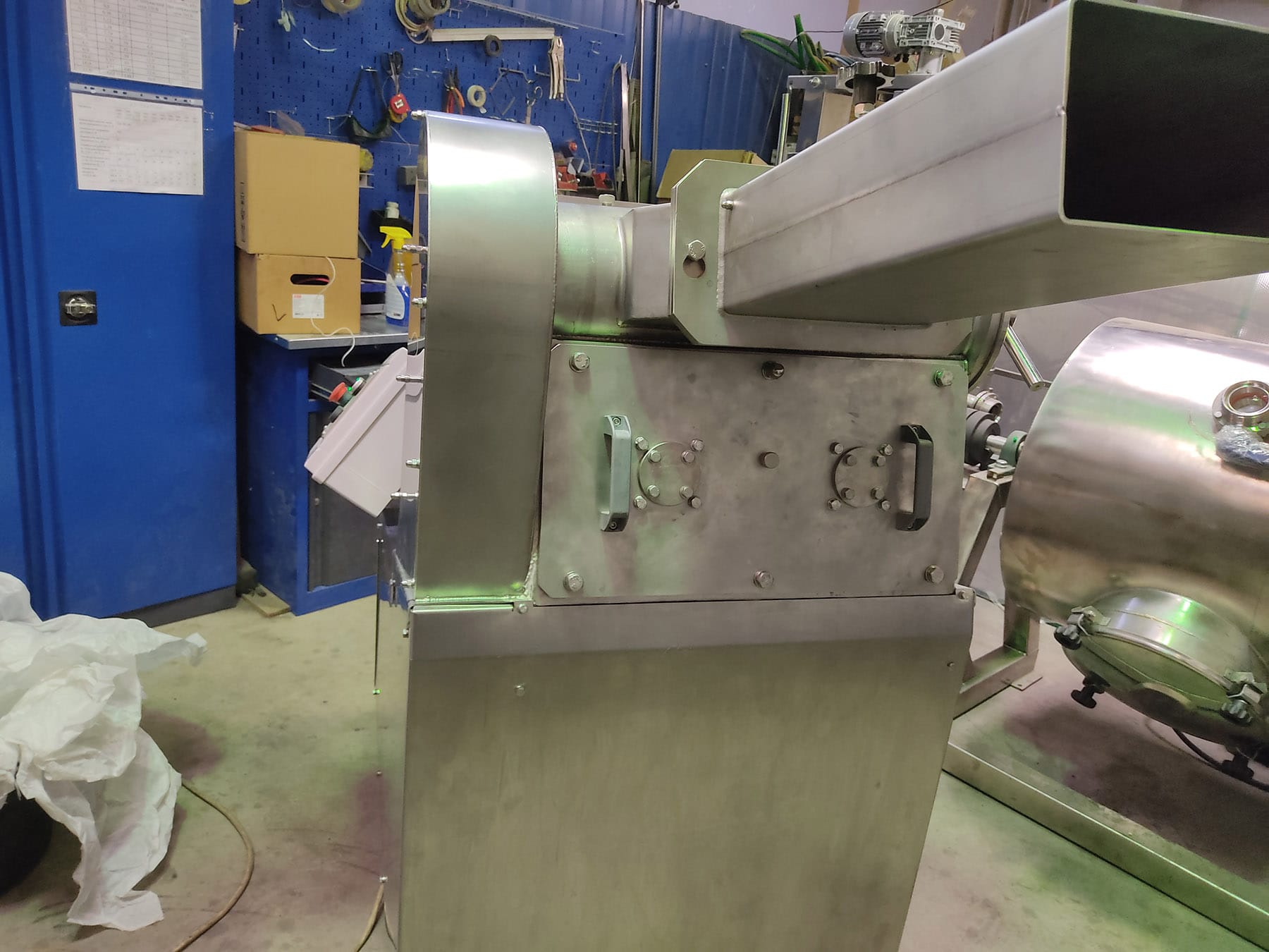 Homogenizer, side view