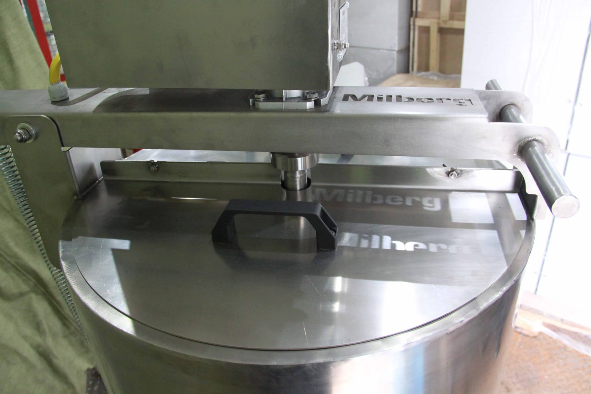 Cheese vats and cheese-making equipment