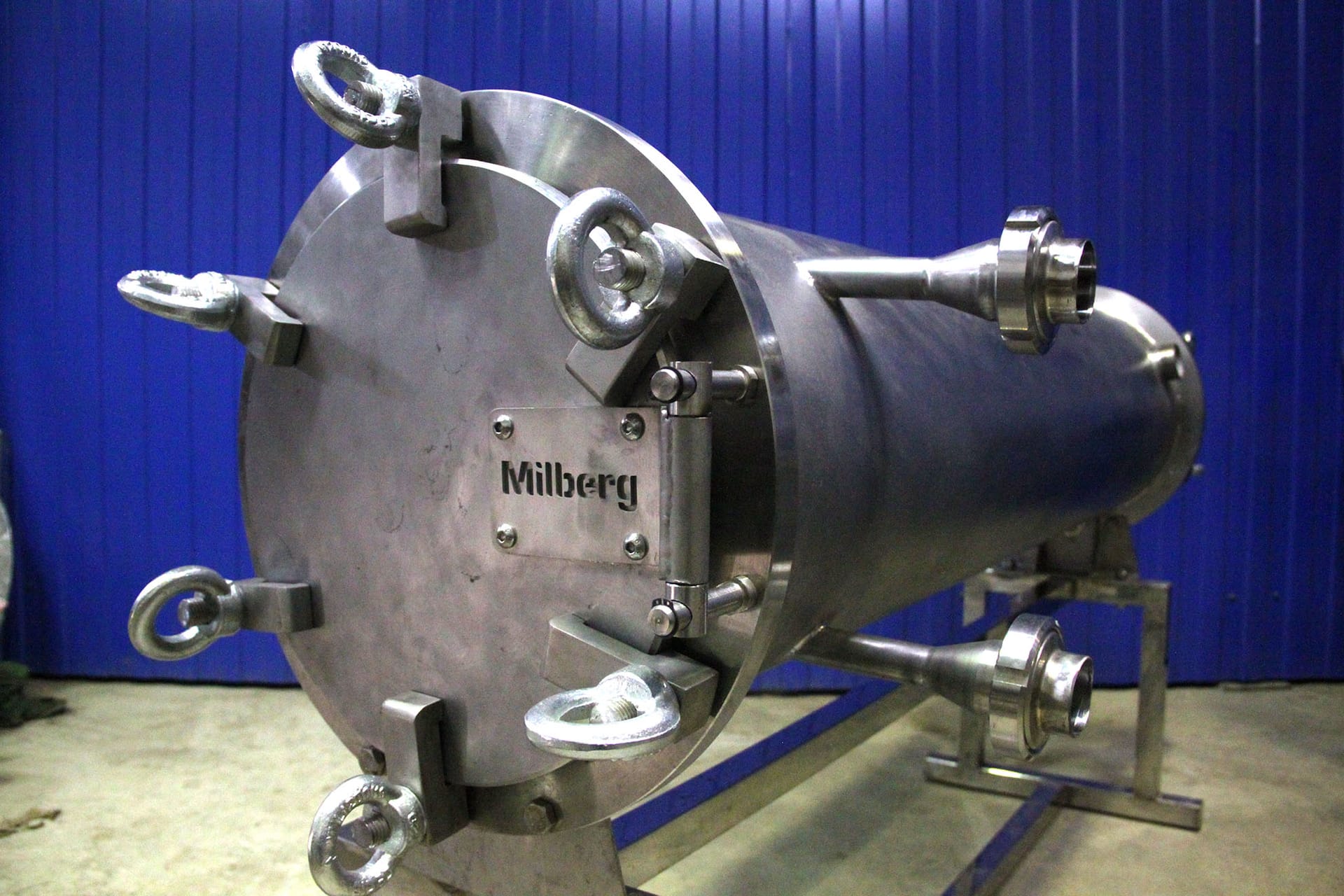PT-2000 continuous-flow pasteurizer with milk pump