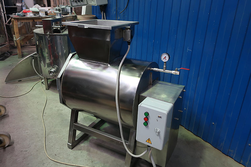 Cheese melter — working vessel