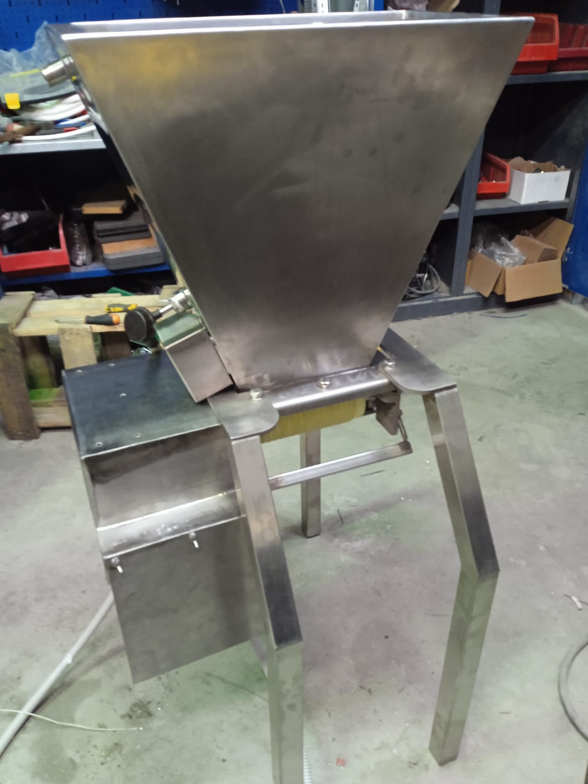 UFSN-02 unit for cheese string production