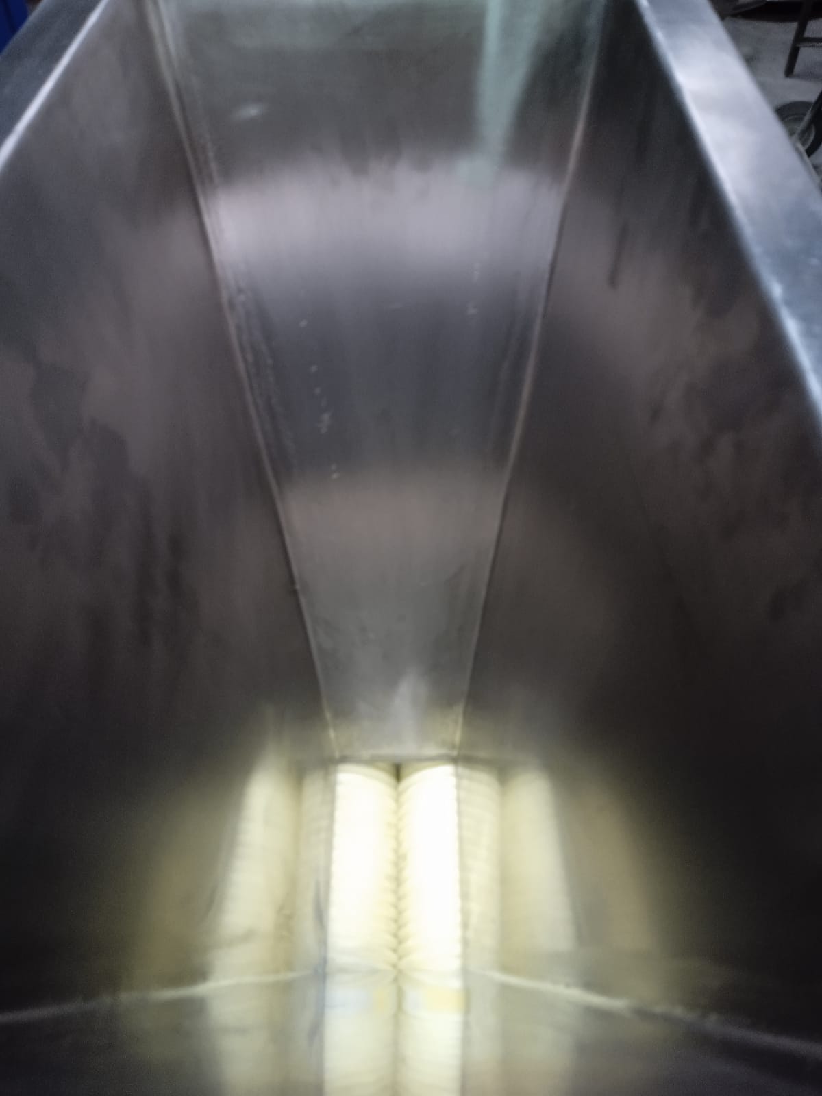 Quick-change dies for the cheese string forming unit